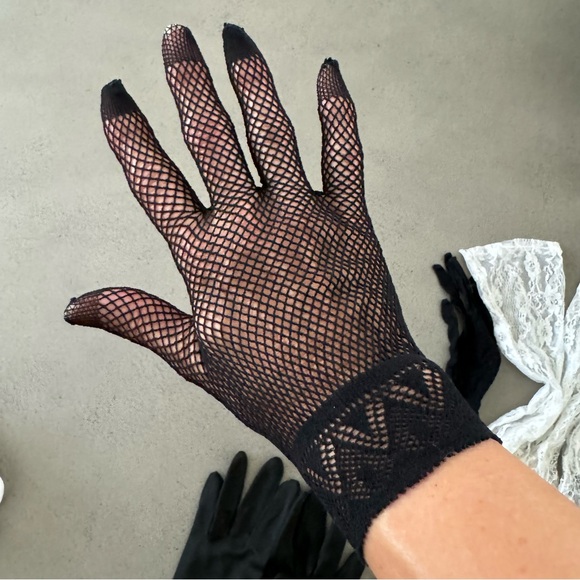 Assorted gloves size small - Picture 6 of 8